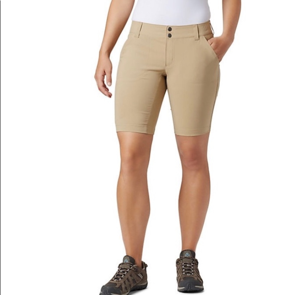 NWT Columbia khaki women’s shorts